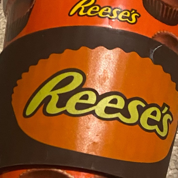 Reese’s mug with to go lid - Picture 3 of 4
